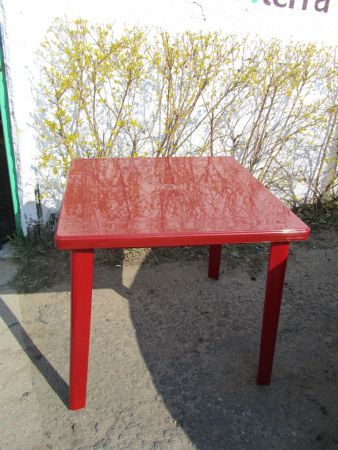 «Комфорт-3»: пластиковый квадратный стол и стулья